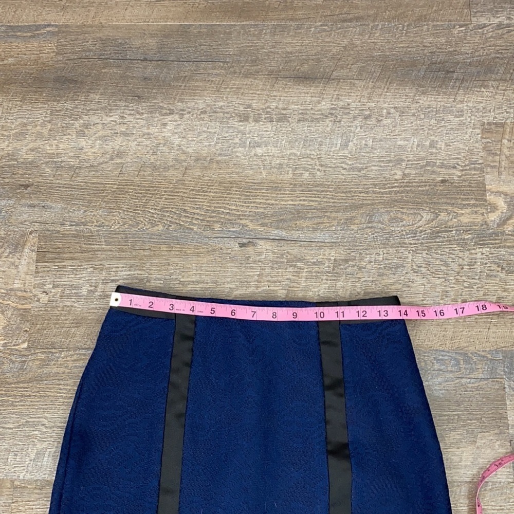New York & Company Stretch Casual Skirt size 4 - Picture 7 of 10